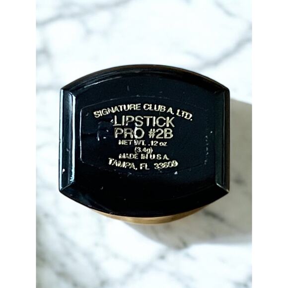 SIGNATURE CLUB A Lipstick Pro #2B Sealed NEW Lip Color - Picture 3 of 3